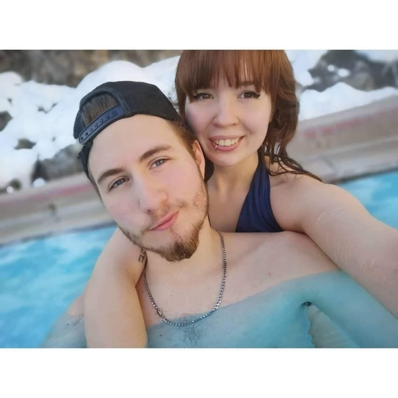 Meet your Posher, Ariel - Picture 1 of 1